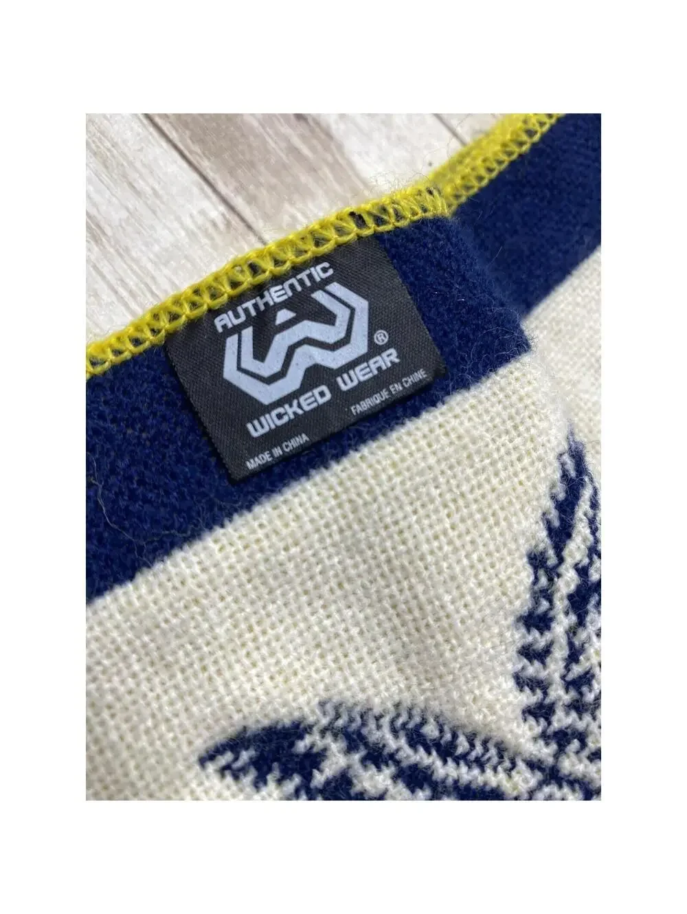 Go Hawks Go Winter Sports Team Scarf Black Yellow Good Condition
